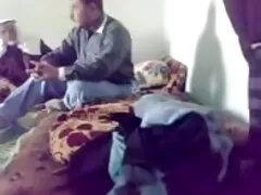 তিনে বাংলা সেক্স চুদাচুদি মিলে, বাঁড়ার রস খাবার